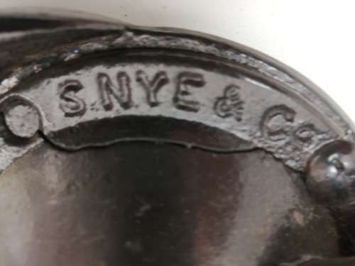No. 1 Snye & Co Coffee grinder - small crack