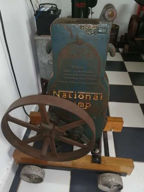 National pump power head complete with pump and display trolley