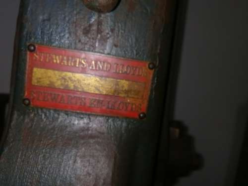 National pump power head complete with pump and display trolley