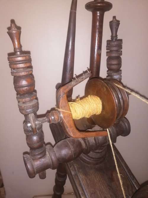Wooden spinning wheel