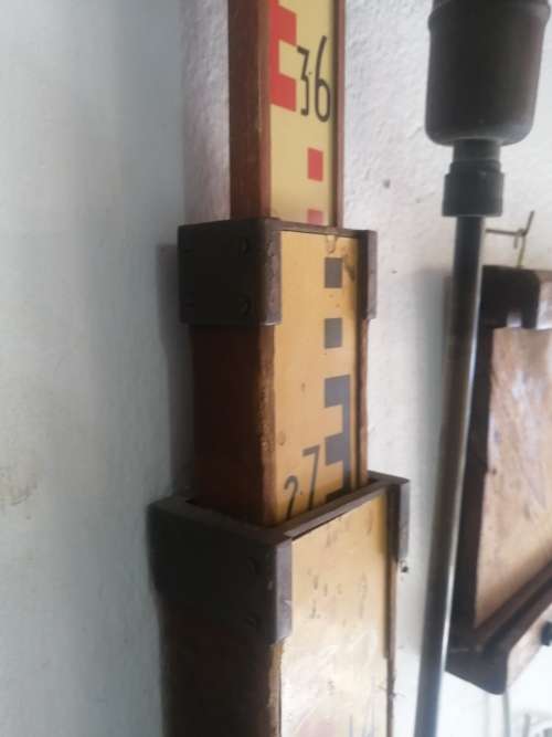 Dumpy level used E-Grad Staff