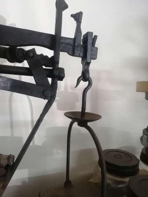 French made wooden and steel scale used in bakery, a real antique piece with lots of patina and in a