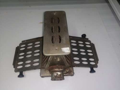 Bread toaster