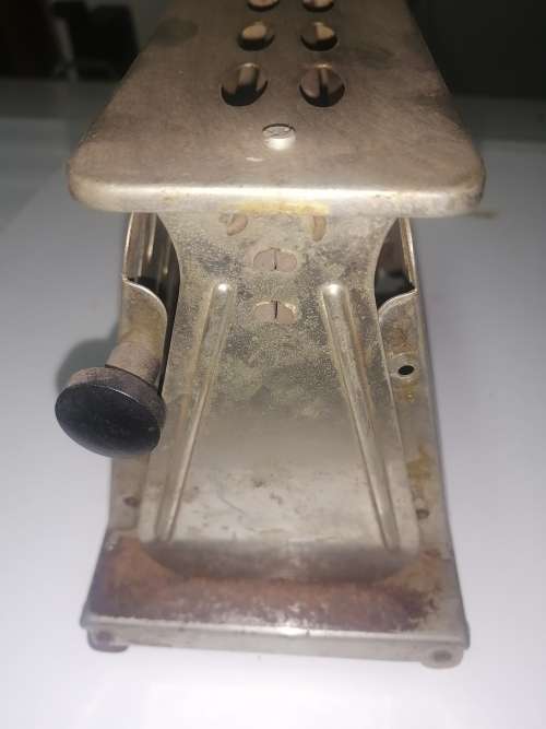 Bread toaster