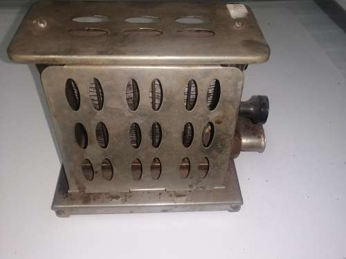 Bread toaster