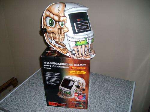 BRAND NEW SKULL SOLAR WELDING/GRINDING AUTO-DARKENING HELMET