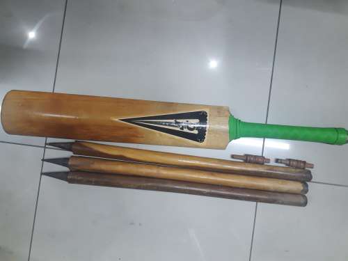 Cricket bat and poles (Duncan Fearnley England)