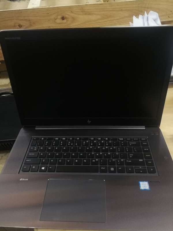 Hp zbook studio g4, i7 7th Gen at 2.8Ghz, 512 ssd, 16gb ddr4 ram