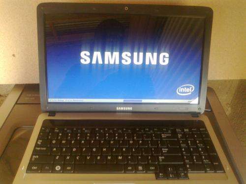 Samsung RV510, Dual Core 2.10Ghz, 3GB Ram, 320 GB Hdd