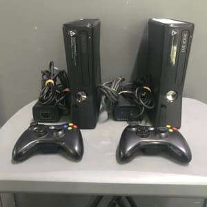 Take out Teenagers from the Street, 2x Xbox 360 Consoles, 6 Games, 2x Xbox Controllers, Adapter, HD