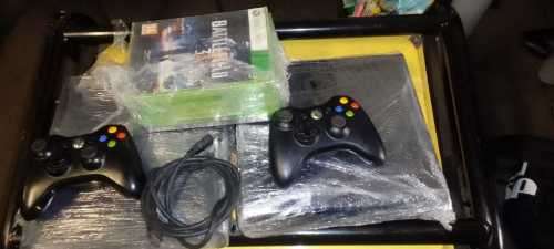 Take out Teenagers from the Street, 2x Xbox 360 Consoles, 6 Games, 2x Xbox Controllers, Adapter, HD