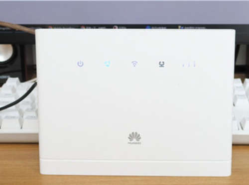 5 X Huawei WIFI Routers, 4G/5G LTE, Chargers tested working, WIFI connection , Business Use,