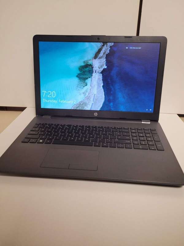 Back to School Like New HP 255 G6, AMD E2 9000e, 8GB, 1TB, AMD R2 512MB GPU, WIFI, 6 Hours Battery,