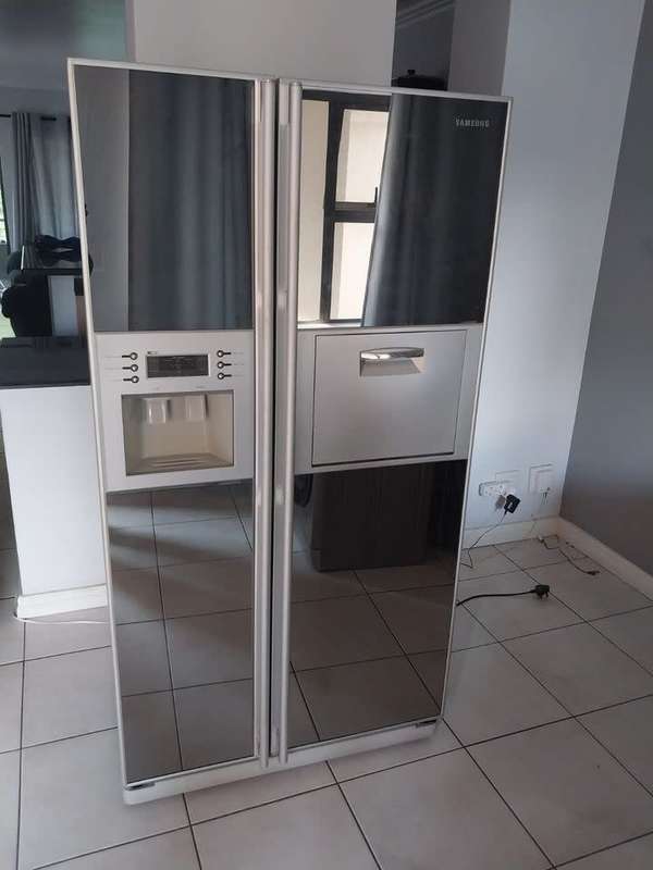Samsung Double Door Mirror Dispenser Fridge, Ice Maker, Cooling, Freezer, Complete inside, Working