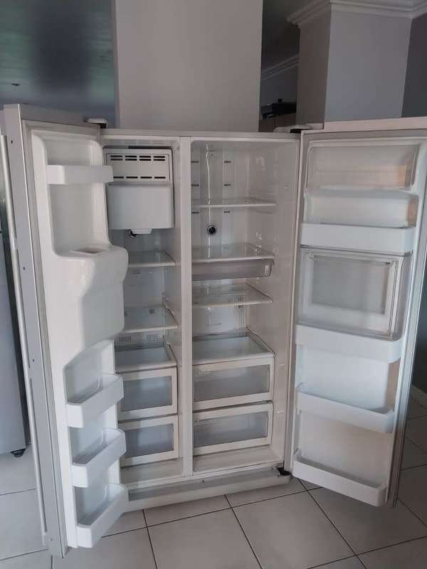 Samsung Double Door Mirror Dispenser Fridge, Ice Maker, Cooling, Freezer, Complete inside, Working