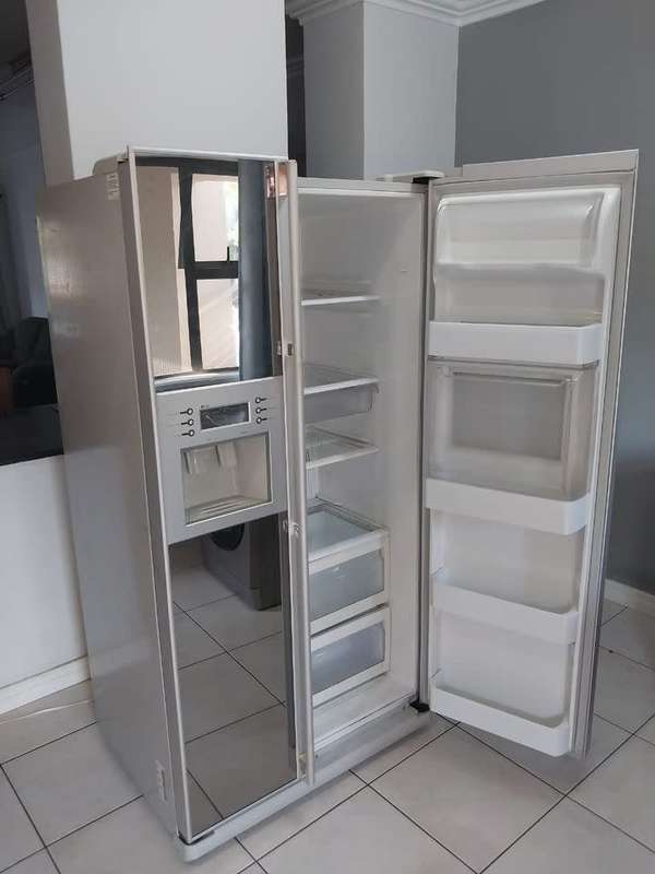 Samsung Double Door Mirror Dispenser Fridge, Ice Maker, Cooling, Freezer, Complete inside, Working