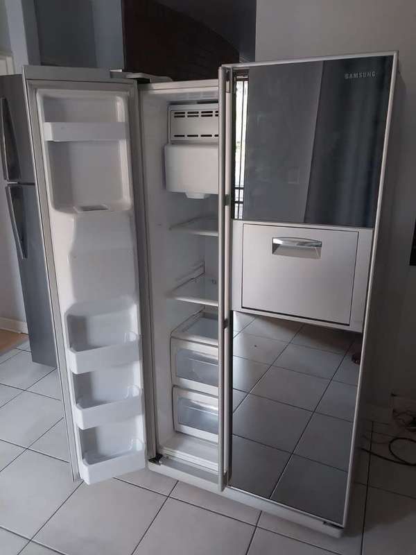 Samsung Double Door Mirror Dispenser Fridge, Ice Maker, Cooling, Freezer, Complete inside, Working