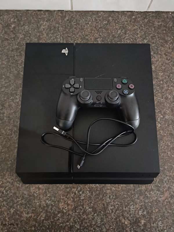 PlayStation 4 Unlimited Edition, 3 PS4 Generic Controller, 1TB HDD, HDMI, Software Version 11.6