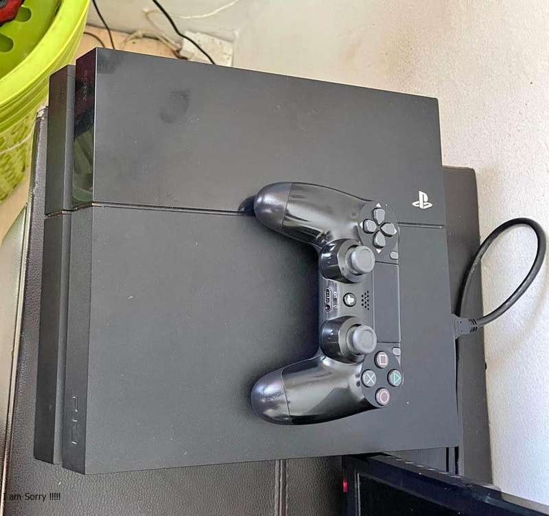 PlayStation 4 Unlimited Edition, 3 PS4 Generic Controller, 1TB HDD, HDMI, Software Version 11.6