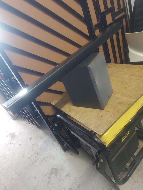 LG Sound Bar, Sub-woofer, Bluetooth, 2 x HDMI, WIFI, Optimal, Mobile Streaming, TV Streaming, Remote