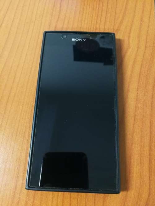 Sony Xperia L1 Smart phone with original box free 32gig memory card