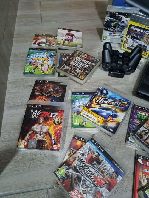 Ps3 500gb complete with games camera and motion toy