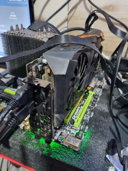 Gigabyte Vega 56 8gb gaming