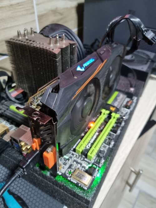 Gigabyte RX580 8gb Aorus
