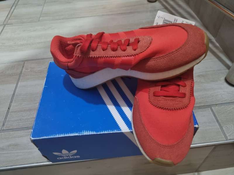 Adidas Original Red sneaker