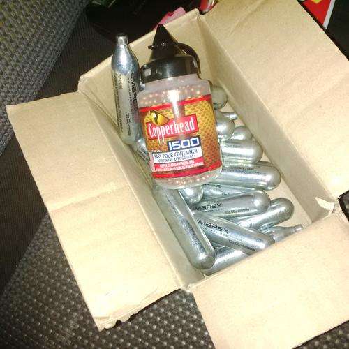umarex 12g gas and 1400 steel 4.5mm pellets
