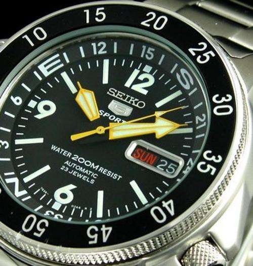 SEIKO Automatic 23 Jewels SKZ211K1**LAND SHARK**Water resistant 200 Meters+SPECTACULAR+