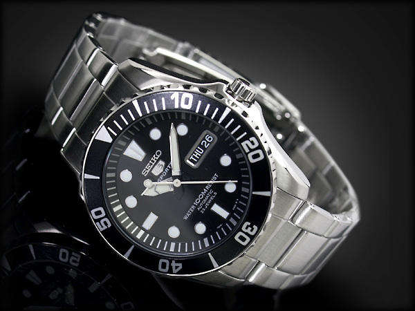 (KILLER DEAL !!!!)Seiko SUBMARINE R*O*L*E*X  style Automatic 23 jewels SNZF29K1
