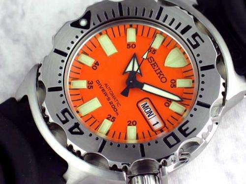 REDUCED !!! SEIKO DIVERS ORANGE MONSTER ULTRA LUMIBRITE 200M AUTOMATIC