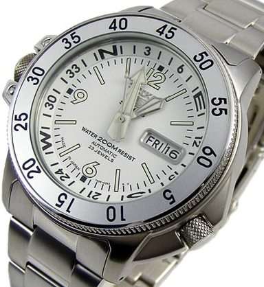 R1@@CRAZY DEAL SEIKO Gents AUTOMATIC 200m COMPASS BEZEL DIVERS WATCH Retail R5999.99 Authentic !!