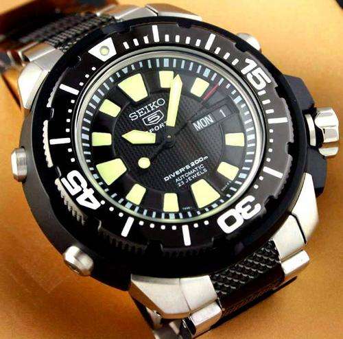 R6399.99 SEIKO SUPERIOR 4 X 4 GUNMETAL 5 SPORT 200 METERS WATER RESISTANT*True Scuba Collection*