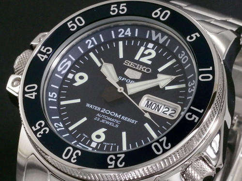 R6599.99 SEIKO LATEST GADGET 5 SPORT AUTOMATIC 200 METERS WATER RESISTANT