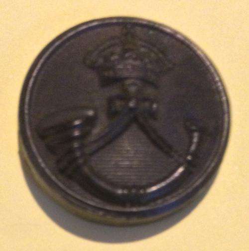 King's African Rifles NCO tunic buttons