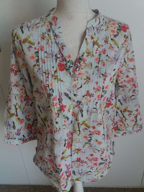 FLORAL BLOUSE
