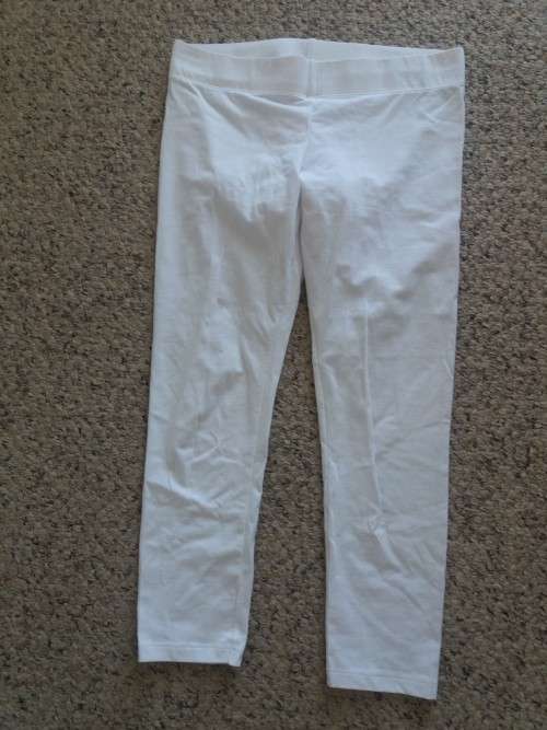 WHITE LEGGINGS