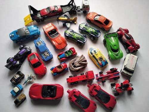 Lot of 28 various (well used) toy cars