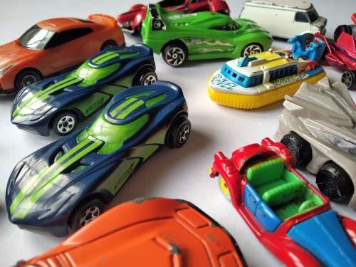 Lot of 28 various (well used) toy cars