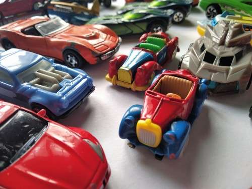 Lot of 28 various (well used) toy cars