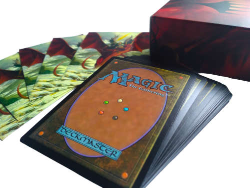 Magic The Gathering - 100-card pack (includes 11 Rare cards and Dragon Shield sleeves)