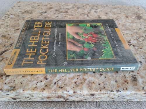 The Hellyer Pocket Guide - Quick reference gardening advice