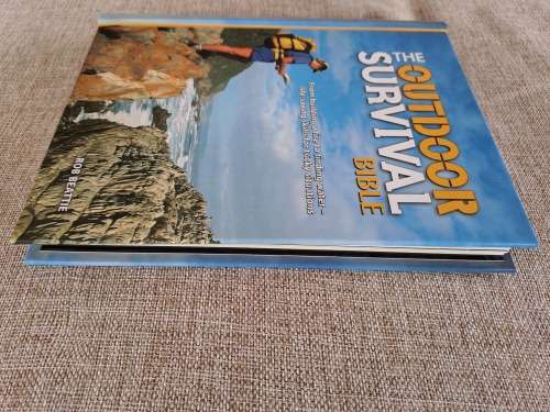 The Outdoor Survival Bible - Rob Beattie