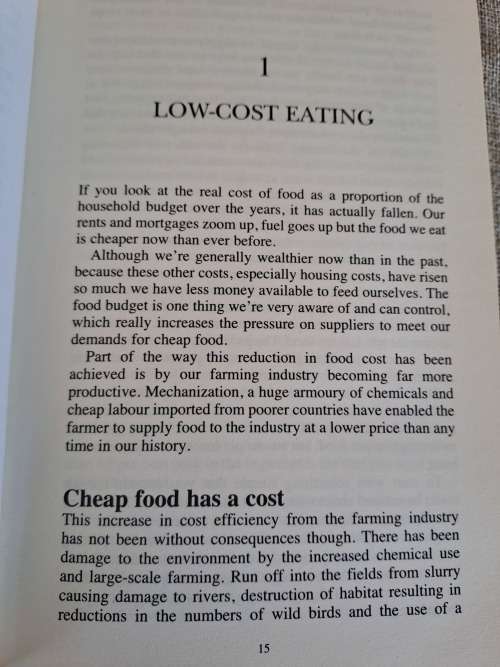 Low Cost Living Live Better, Spend Less - John Harrison