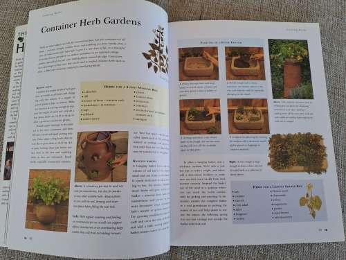 The Complete Book of Herbs - A. Clevely & K. Richmond
