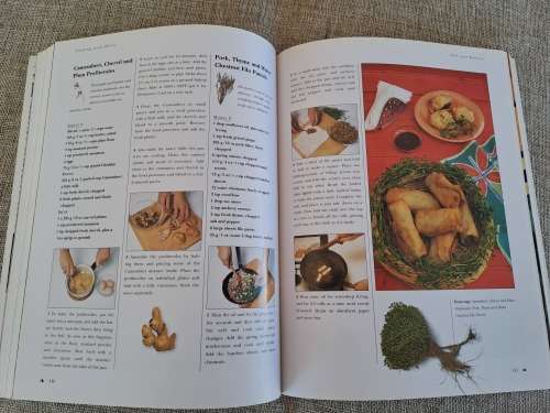 The Complete Book of Herbs - A. Clevely & K. Richmond