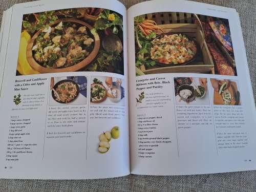 The Complete Book of Herbs - A. Clevely & K. Richmond