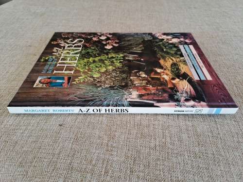 A-Z of Herbs - Margaret Roberts